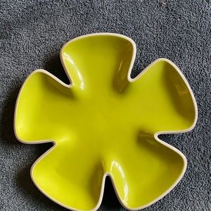 Flower serving plate